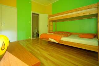Хостелы Viru Backpackers Hostel Таллин Двухместный номер с 1 кроватью и собственной ванной комнатой-6